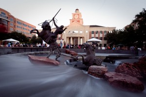 1280px-Sugarland_Town_Square